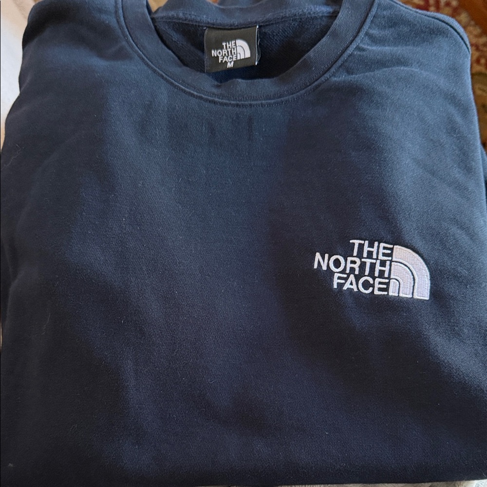 The North Face Men's Navy medium NWOT Crewneck Sweater